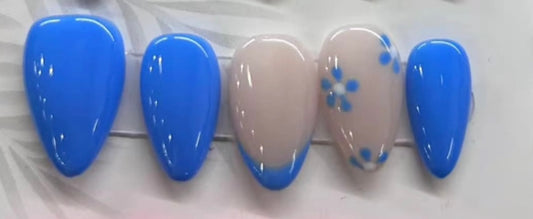 Acrylic Daisy Blue Nails